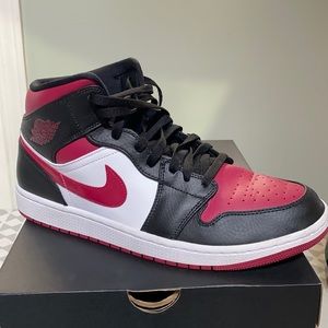 Air Jordan 1 Mid
